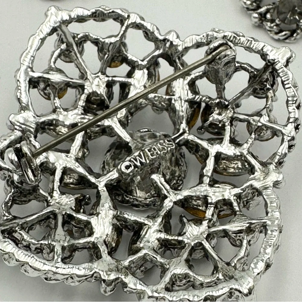 Weiss Signed Vintage Grey Rhinestone Silver Tone Brooch & Earrings Set Parure